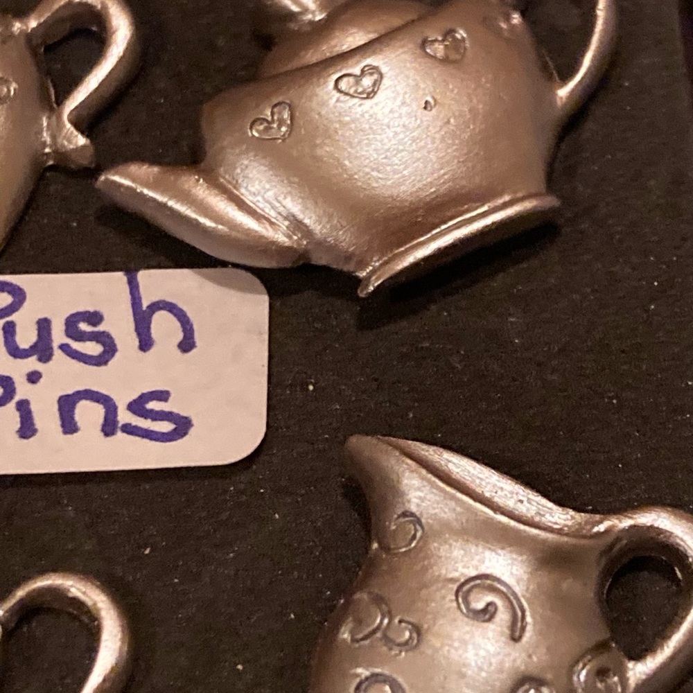 Push pins - Picture 4 of 7